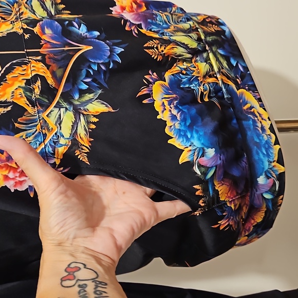 HOGWART'S Harry Potter themed graphics floral fauna long sleeve hoodie Small EUC - Picture 7 of 9